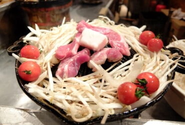 【北海道札幌】薄野成吉思汗烤羊肉山小屋(小番茄任你吃到飽)