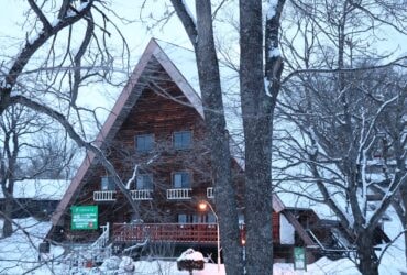 【北海道十勝池田町】一年四季都營業的小木屋度假別墅｜十勝まきばの家